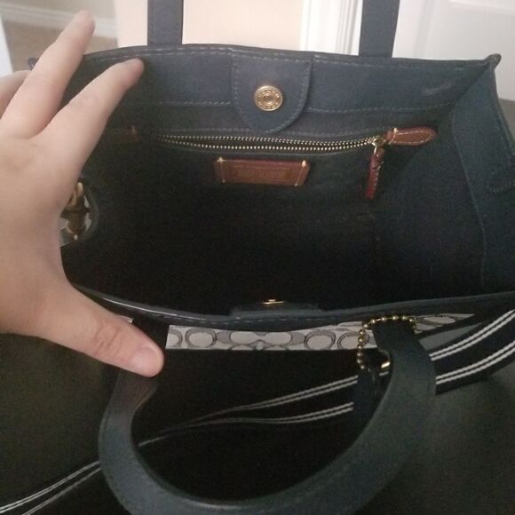 Coach Crossbody   - Picture 6 of 7